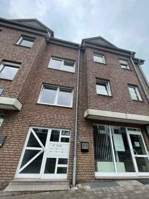 Dachgeschosswohnung mit wenig Schrägen, zentral gelegen