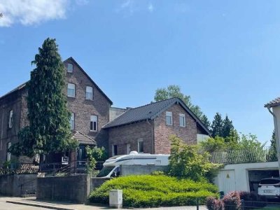 Zweifamilienhaus mit zusätzlichem Baugrundstück