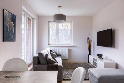 3-Zimmer-Wohnung mit Terrasse, Garten und Garage