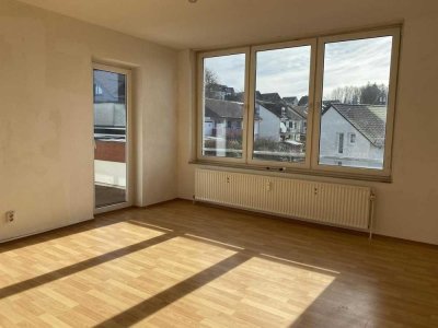 **HELLE 2-ZIMMERWOHNUNG MIT SONNENBALKON**