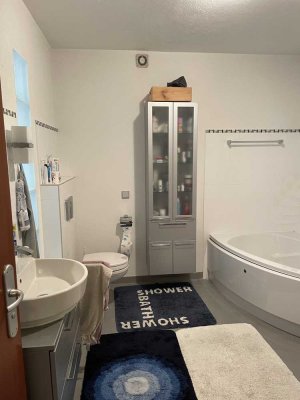 Kandel: gepflegtes Reihenmittelhaus mit Keller und Garage