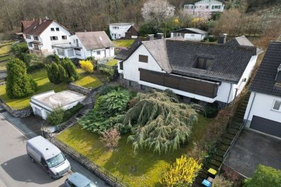 "Doppelt genießen: Ihr Immobilien-Paket aus 2 Häusern mit spektakulärem Ausblick in Ortenberg!"