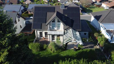 Großzügiges Ein-/Zweifamilienhaus mit eingewachsenem Garten, Solaranlage, Sauna & Top-Pendlerlage