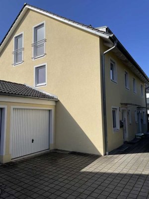 ATTRAKTIVE DOPPELHAUSHÄLFTE MIT SÜDGARTEN IN RUHIGER LAGE VON MÜNCHEN-TRUDERING
