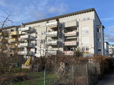 Vollständig renovierte 4- Zi- Wohnung mit Balkon und EBK im Freiburger Rieselfeld