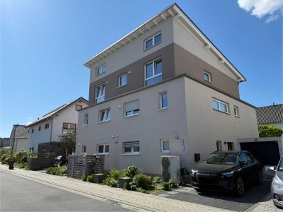 VON PRIVAT Modernes Zweifamilienhaus mit Staffelgeschoss – in Friedberg   Erstbezug 2017