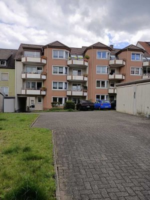 Helle 2 Zimmer-Wohnung im EG mit Terrasse 
(Garage + Stellplatz)
in Zentrumsnaher Lage