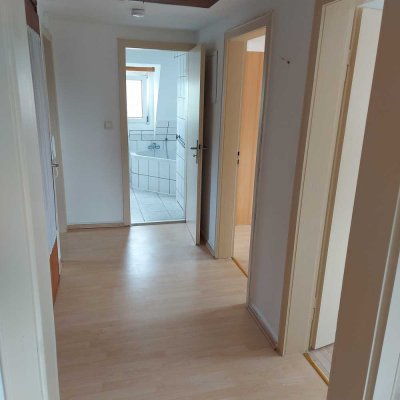 Geräumige, preiswerte 2,5-Zimmer-DG-Wohnung in Butzbach