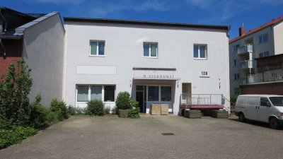 Wohn-Geschäftsgebäude 10 Zimmer , 2 Bäder mit Garten 335m²