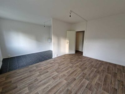 Singles aufgepasst***Ab 15.07.2025 bezugsfertig***Frisch renovierte 1-Zimmer-Wohnung mit Badewanne