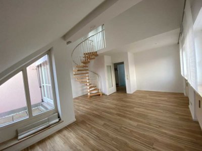 Stilvolle, neuwertige 2-Zimmer-Maisonette-Wohnung mit Dachterrasse und neuer Einbauküche in Mering