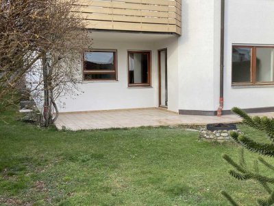 Schöne renovierte 3,5-Raum-Erdgeschosswohnung mit geh. Innenausstattung mit Terrasse&Garten
