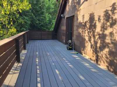 Große 3 Zimmer Wohnung mit Einbauküche, Badezimmer, Gäste-WC