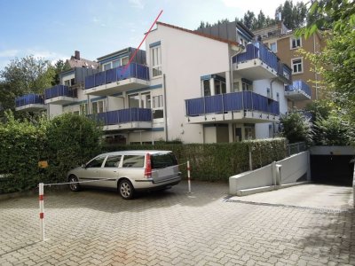 Attraktive helle 2Zi DG Whg, frei, ruhig, zentral,Oberau,Kartäuserstr
