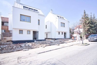 ERSTBEZUG | modernes Einfamilienhaus mit viel Platz | Garten, Terrasse, Dachterrasse, Stellplatz | ab Juni beziehbar