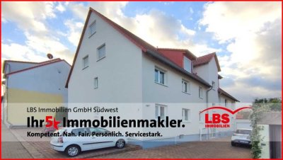Sehr gepflegte Maisonette-Wohnung, mit Balkon, Stellplatz, zentral gelegen