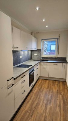 Moderne helle 3,5-Zimmer Wohnung mit Balkon und Kamin in Raunheim