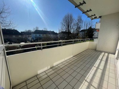 *moderne und renovierte Balkonwohnung mit Tageslichtbad*