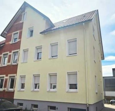 Saniertes 4-Familien-Haus, stadtnah gelegen