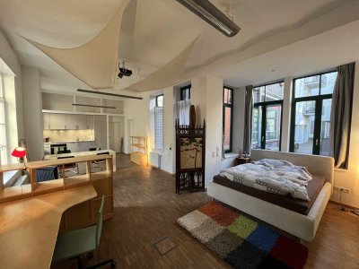 Möblierte, lichtdurchflutete und renovierte Altbau-Wohnung in ruhiger Lage in den Quadraten