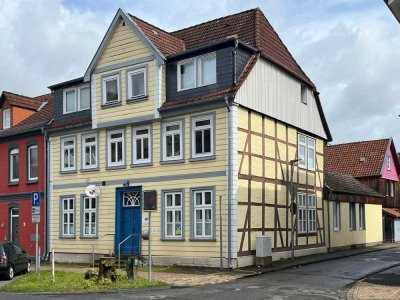 Historisches Flair: Kernsaniertes Wohn- und Geschäftshaus aus dem Jahr 1703 in Celle