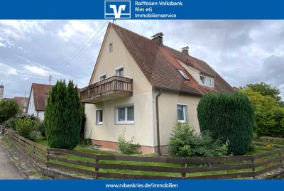 Ein-/ Zweifamilienhaus mit schönem Eckgrundstück in Mönchsdeggingen