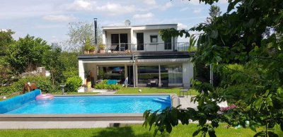 Exklusives wohnen auf 320 qm mit Schwimmbad, Sauna, großem Garten und Panorama Terrasse