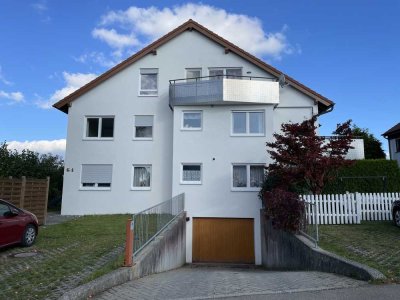Stilvolle, modernisierte 2-Zimmer-Wohnung mit Balkon und Einbauküche in Hülben