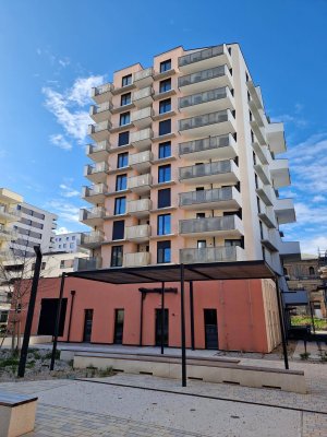 Auf Wunsch unmöbliert, ansonsten All-Inclusive: Hochwertig möbliertes, lichtdurchflutetes Design-Apartment im Neubau mit Balkon &amp; Fitnessraum // You choose: Fully Furnished, light-flooded High-Q Design Apartment with Balcony &amp; Gym in brand new bui