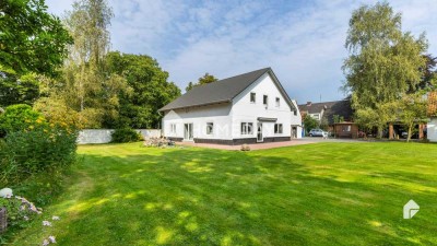 Liebevoll saniert: EFH mit SW-Terrasse, Garage und Nebenhäusern | Viel Land | Familienfreundlich