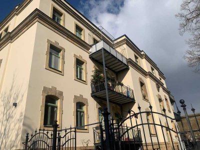 Sanierter Wohntraum im "König-Albert-Kastell" - 2-Raum-Wohnung mit Balkon, FBH, Stellplatz