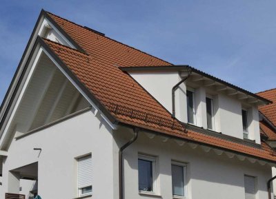 Exklusive, modernisierte 2,5-Zimmer-Maisonette-Wohnung mit Balkon und EBK in Hemmingen