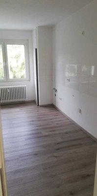 Charmante 2 Zimmer Dachgeschoss Wohnung in Gelsenkirchen-Ückendorf zu vermieten!!!