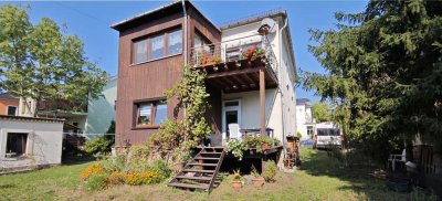 ruhig gelegenes Zweifamilienhaus (EG+DG beziehbar) mit 750 m² Grundstück und Garage, 01445 Radebeul
