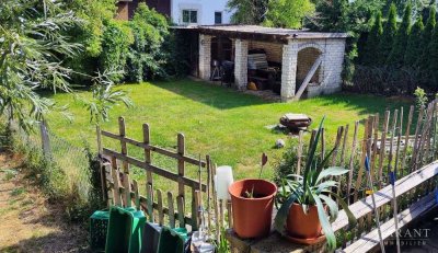 Drei-Parteien-Haus als lukrative Kapitalanlage oder zur Eigennutzung