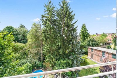 Charmante Altbauwohnung im Jugendstilhaus
mit hohen Räumen und Südbalkon