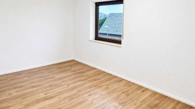 Großzügige Wohnung mit eigenem Eingang, Kamin & Balkon in Bottrop