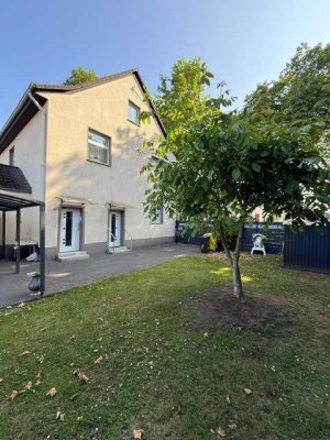 Solides 2-Fam.-Haus mit sep. Eingängen... ideal für Alt u. Jung - sofort zu beziehen!