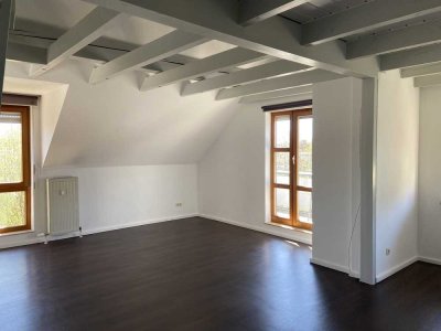 Gepflegte 4-Raum-Wohnung mit Balkon und Einbauküche in Pleidelsheim