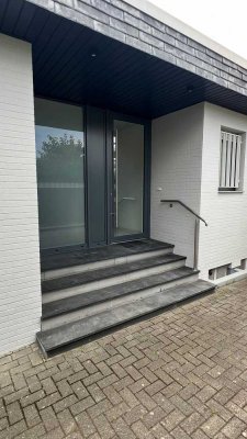 Wohnglück auf einer Ebene – renovierter Bungalow mit Charme & Kellerjuwel!
