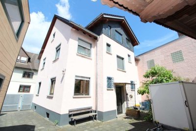Sanieren und einziehen! Haus mit Hof u. Garage