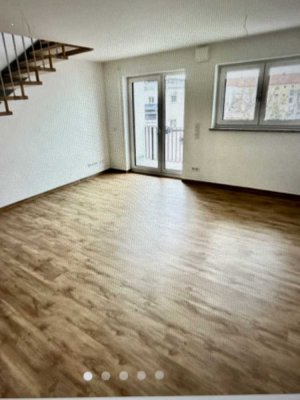 Moderne 2-Zimmer Maisonette-Wohnung mit 2 Loggien in Burglengenfeld