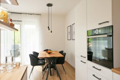 STILVOLL WOHNEN mit schönem Naturblick nahe Gleisdorf , Sonne-Ruhe-Komfort, Terrasse, Garten, Carport &amp; Parkplatz