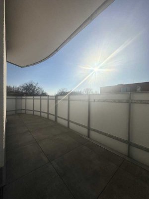 Helle 2-Zimmerwohnung mit Balkon * Abendsonne * Einbauküche * im grünen Spandau * Zweitbezug