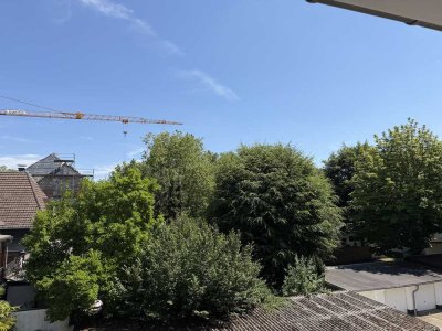 frisch modernisierte Traumwohnung mit Balkon in zentraler grüner Lage sucht neue Mieter ab sofort