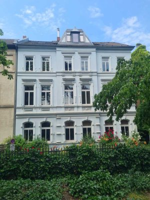 Gemütliche Dachgeschoß-Wohnung in zentraler Lage