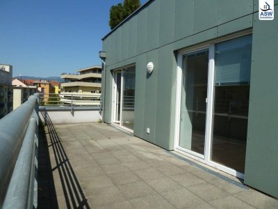 Viel Platz auf 87 m²! 3 - Zimmer Wohnung unweit Zentrum mit großer 21 m² Terrasse.