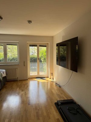 Vollmöblierte, helle 1,5-Zimmer Wohnung mit Terrasse in Berlin-Köpenick