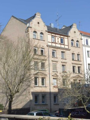 Charmante 2-Zimmer-Altbauwohnung in Fürth – großzügiges Wohnen mit viel Tageslicht