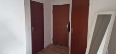 Vollständig renovierte 2-Raum-Wohnung mit Balkon und EBK in Düsseldorf-Akazienstraße